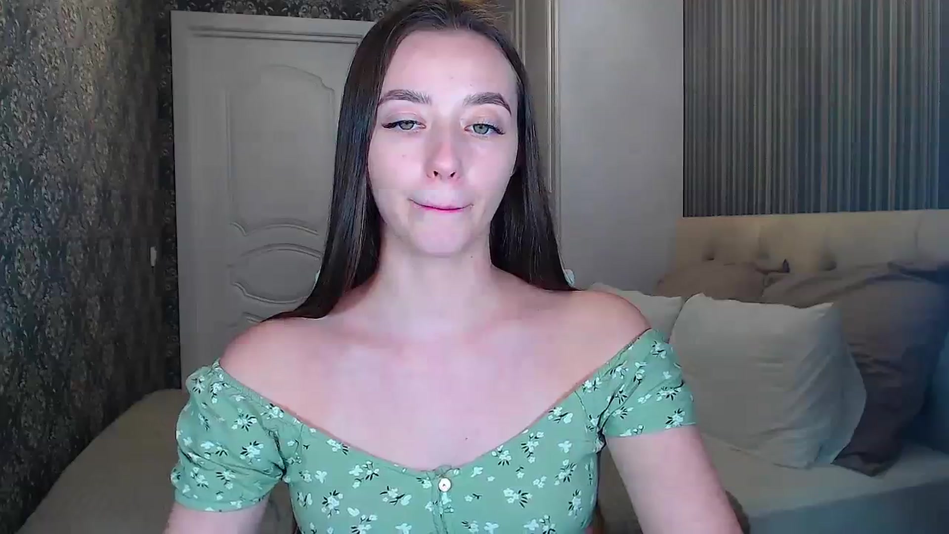 Gallery image thumbnail from EmeraldLilyyy's myfreecams stream on, 01/17/2024, 11:59 image 11 of 20