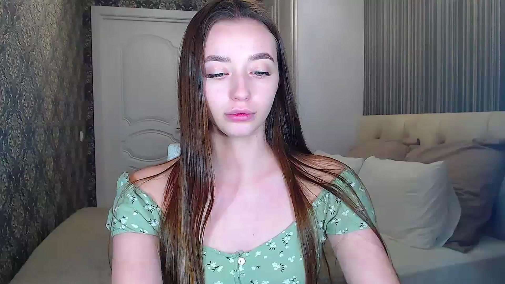 Gallery image thumbnail from EmeraldLilyyy's myfreecams stream on, 01/17/2024, 11:59 image 2 of 20
