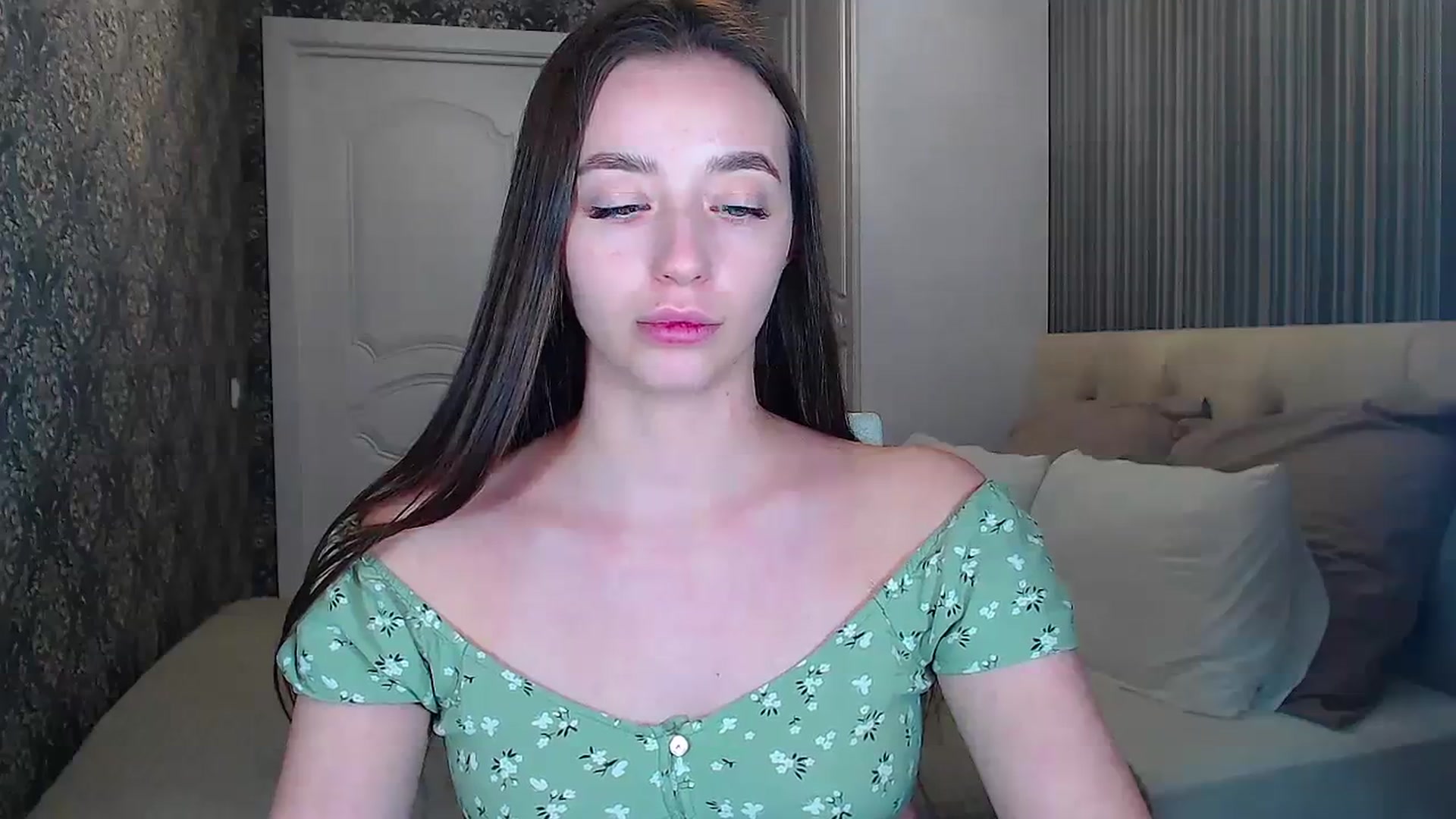 Gallery image thumbnail from EmeraldLilyyy's myfreecams stream on, 01/17/2024, 11:59 image 7 of 20
