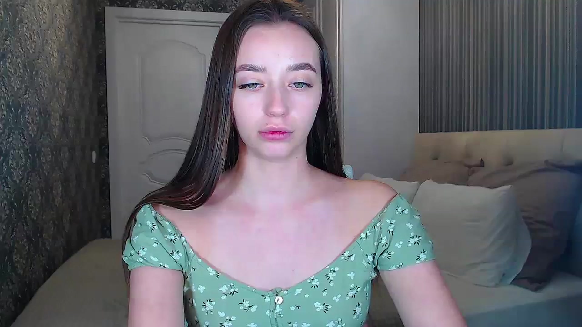 Gallery image thumbnail from EmeraldLilyyy's myfreecams stream on, 01/17/2024, 11:59 image 6 of 20