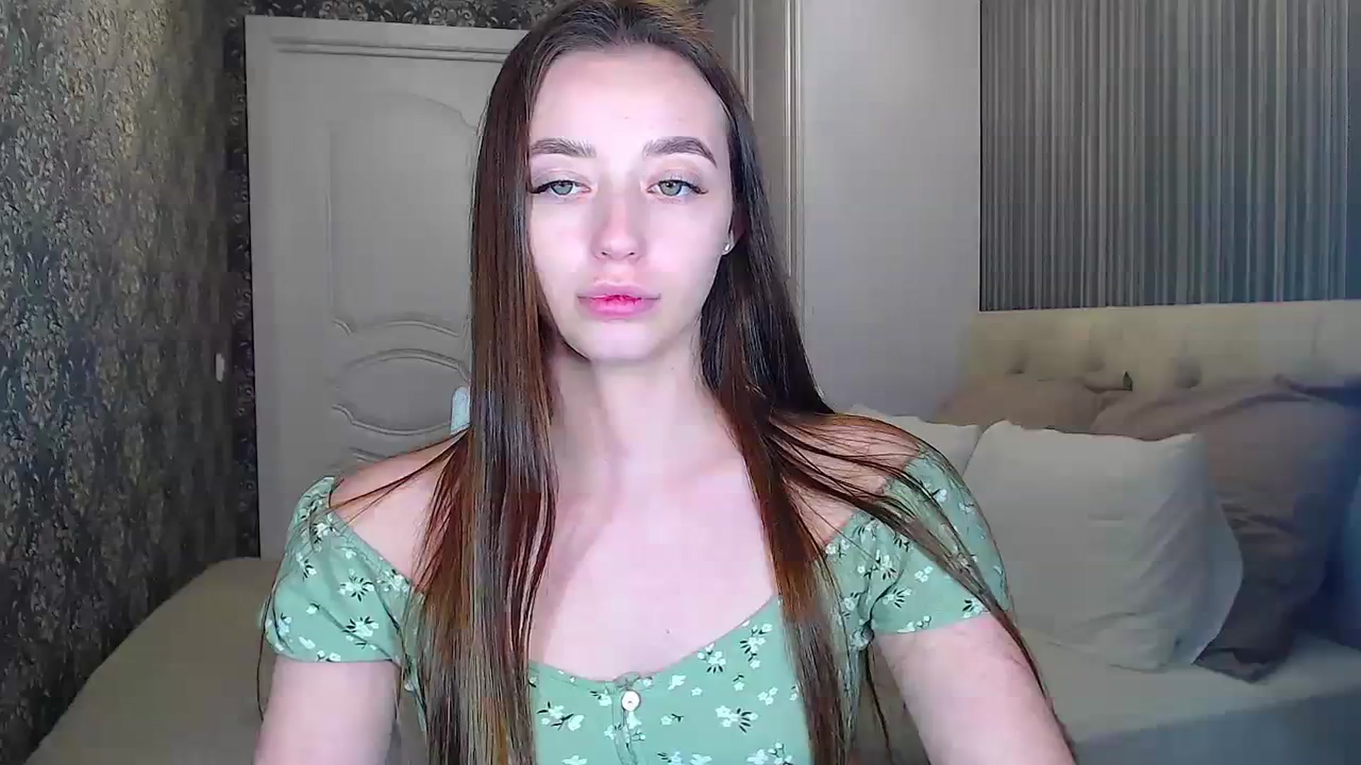 Gallery image thumbnail from EmeraldLilyyy's myfreecams stream on, 01/17/2024, 11:59 image 3 of 20