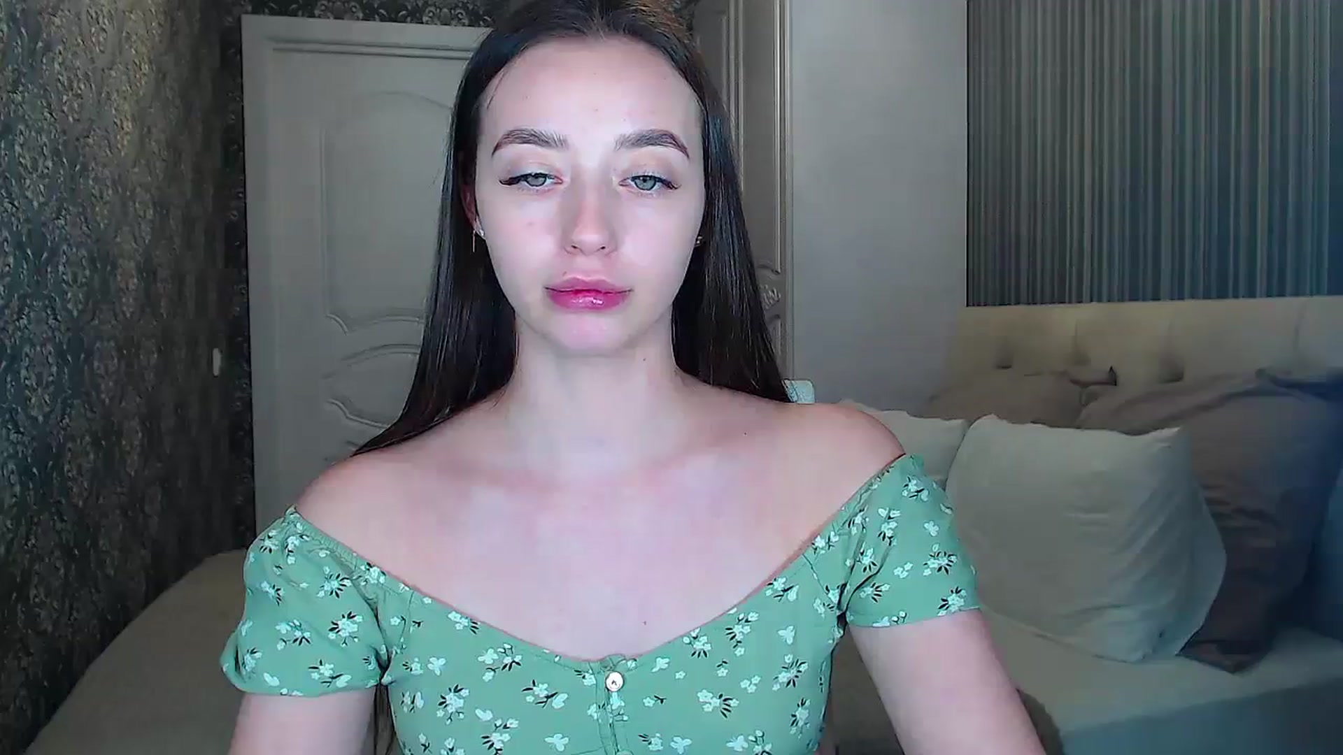 Gallery image thumbnail from EmeraldLilyyy's myfreecams stream on, 01/17/2024, 11:59 image 17 of 20