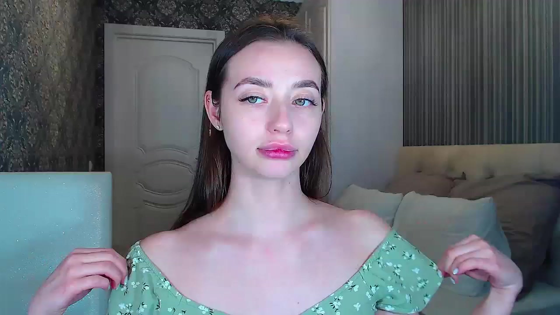 Gallery image thumbnail from EmeraldLilyyy's myfreecams stream on, 01/17/2024, 13:29 image 17 of 20