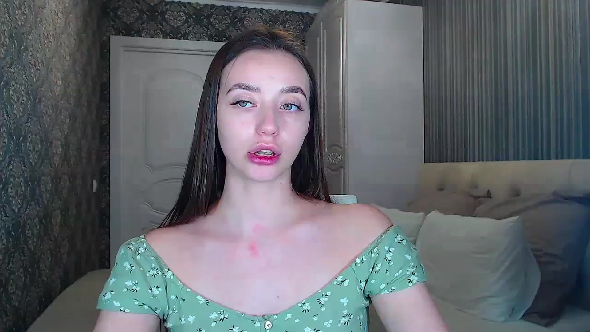 Gallery image thumbnail from EmeraldLilyyy's myfreecams stream on, 01/17/2024, 13:29 image 6 of 20