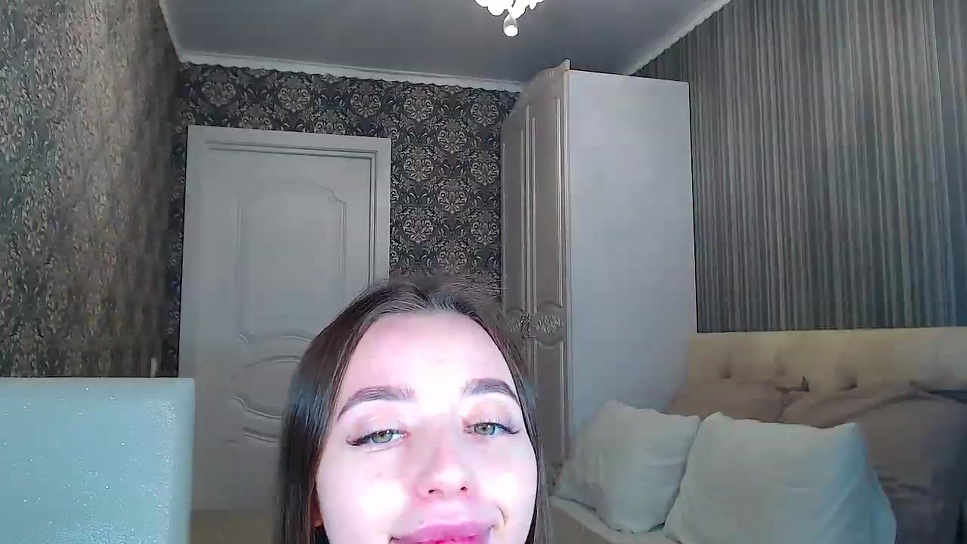 Gallery image thumbnail from EmeraldLilyyy's myfreecams stream on, 01/17/2024, 13:29 image 14 of 20