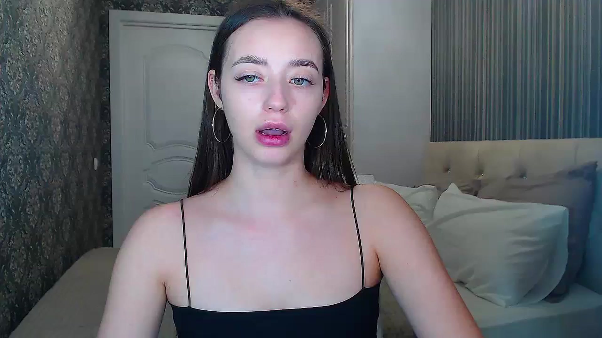 Gallery image thumbnail from EmeraldLilyyy's myfreecams stream on, 01/21/2024, 10:55 image 18 of 20