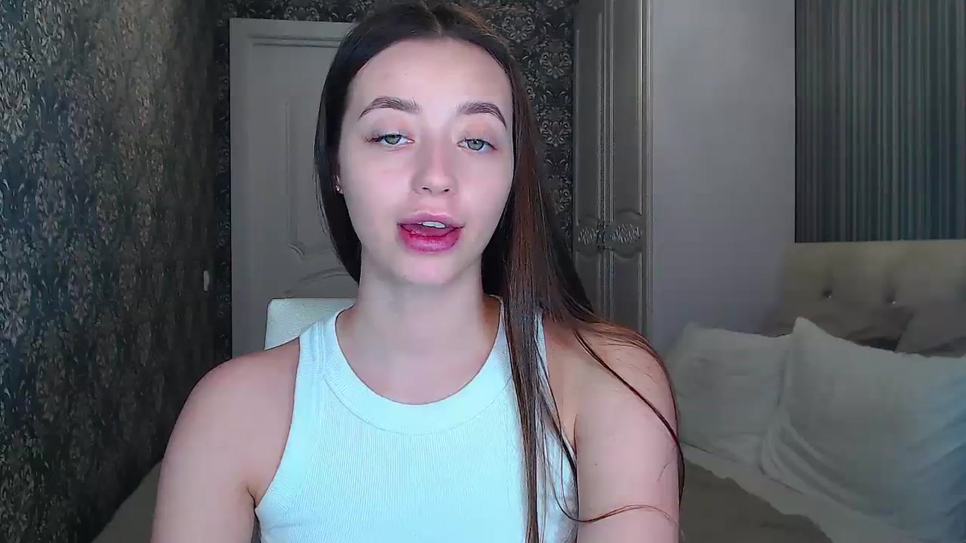 Gallery image thumbnail from EmeraldLilyyy's myfreecams stream on, 01/31/2024, 09:06 image 8 of 20
