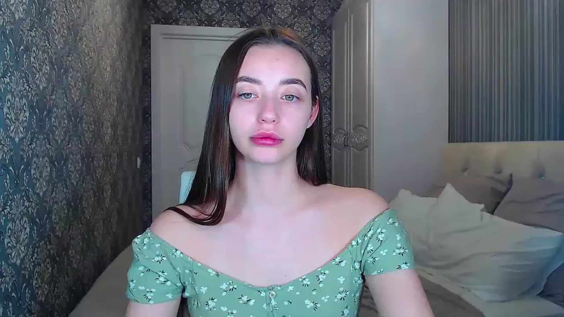Gallery image thumbnail from EmeraldLilyyy's myfreecams stream on, 02/05/2024, 13:31 image 15 of 20
