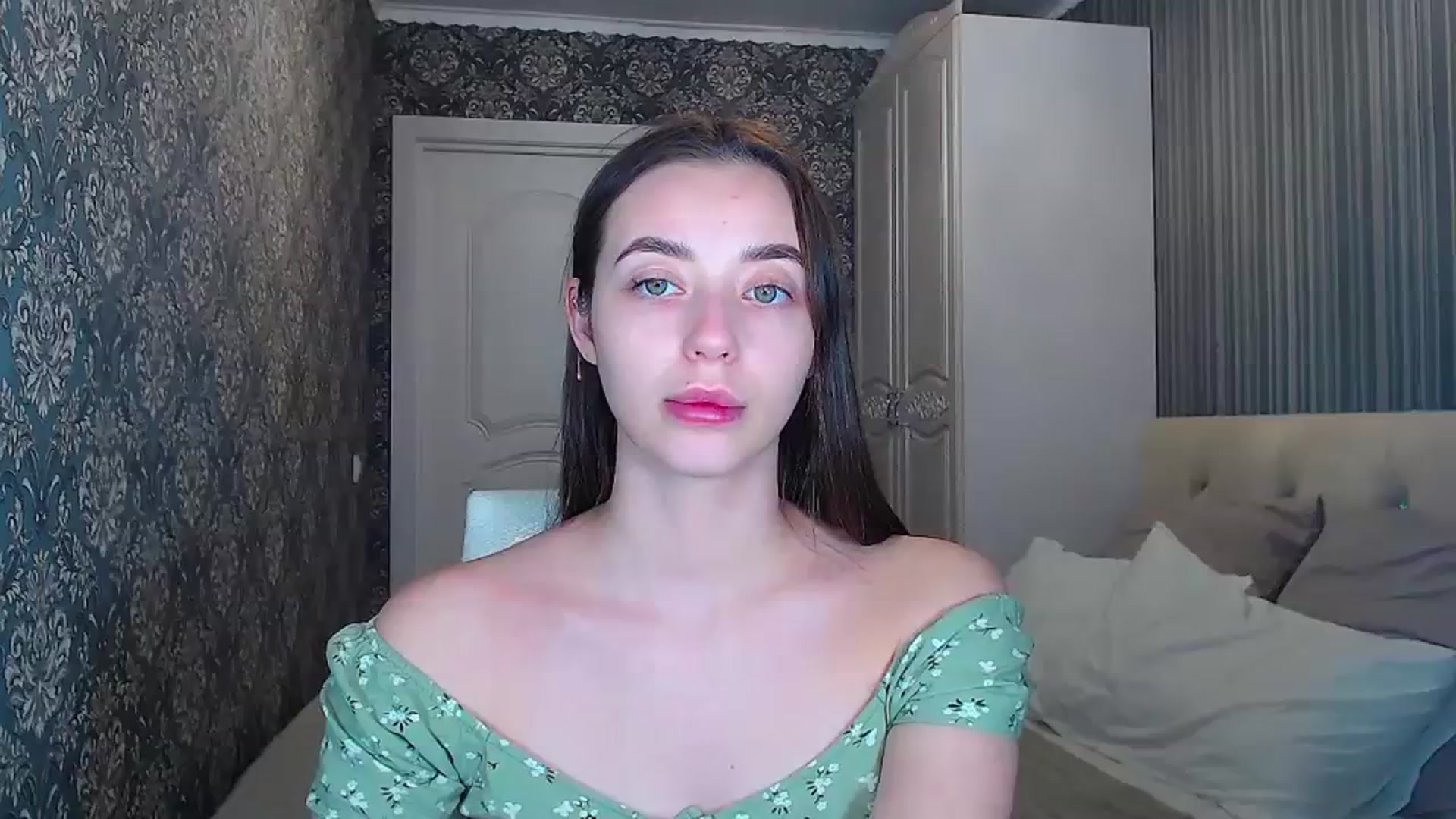Gallery image thumbnail from EmeraldLilyyy's myfreecams stream on, 02/05/2024, 13:31 image 1 of 20