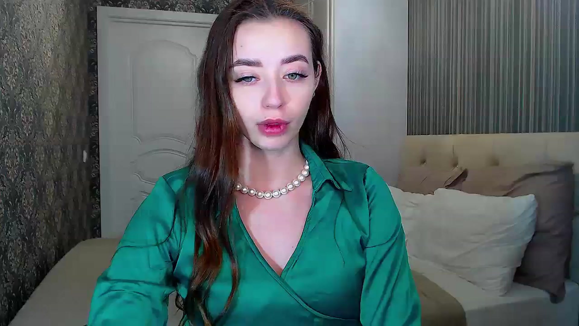 Gallery image thumbnail from EmeraldLilyyy's myfreecams stream on, 02/14/2024, 11:53 image 8 of 20