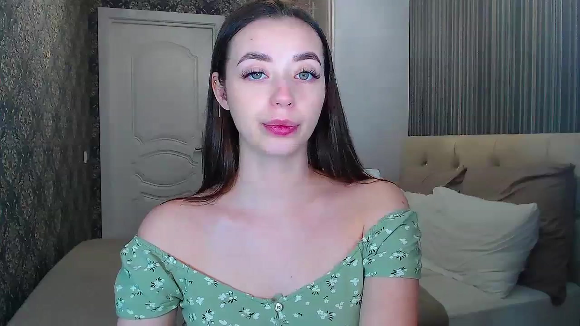 Gallery image thumbnail from EmeraldLilyyy's myfreecams stream on, 02/15/2024, 13:52 image 18 of 20