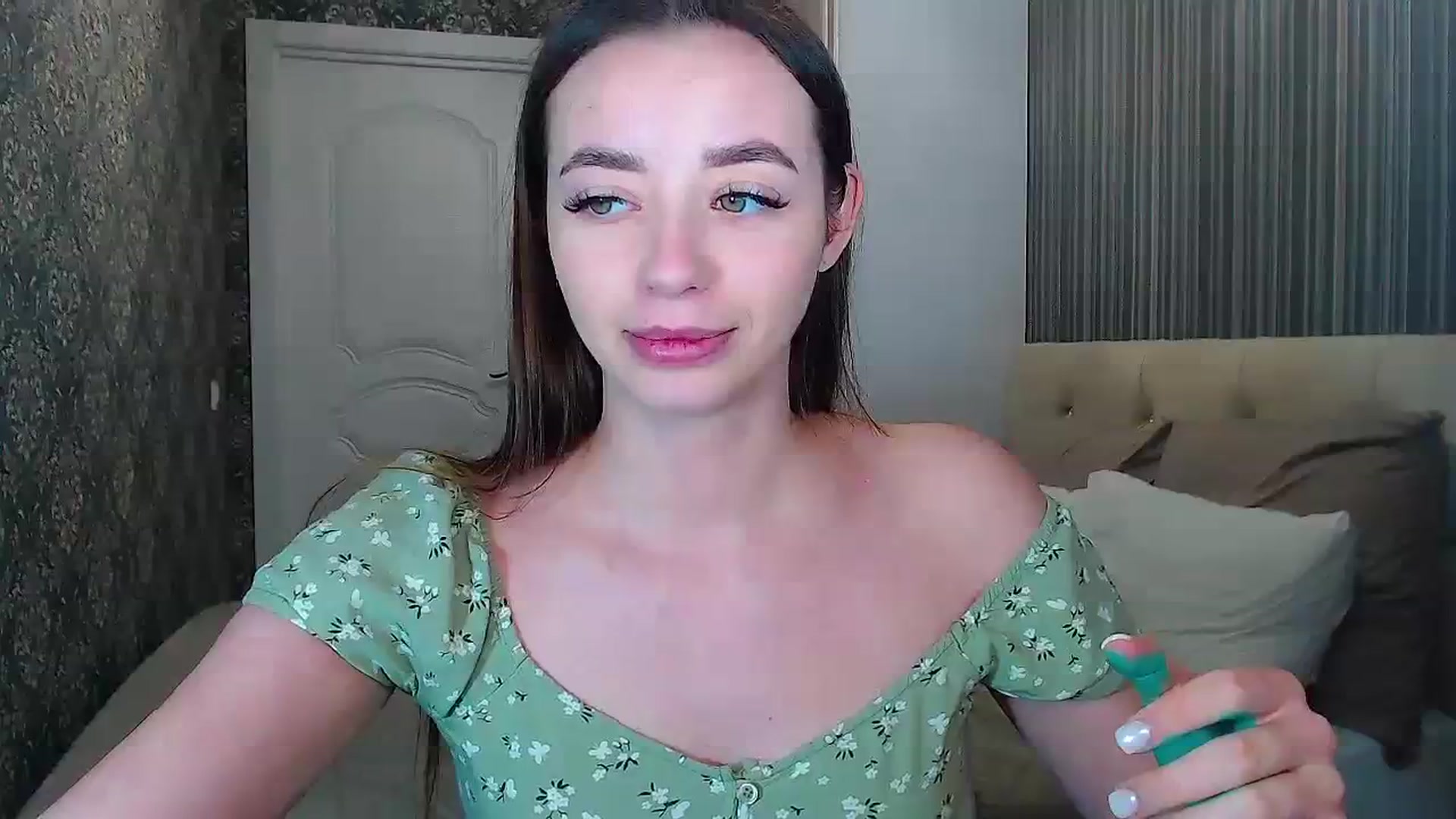 Gallery image thumbnail from EmeraldLilyyy's myfreecams stream on, 02/15/2024, 13:52 image 5 of 20