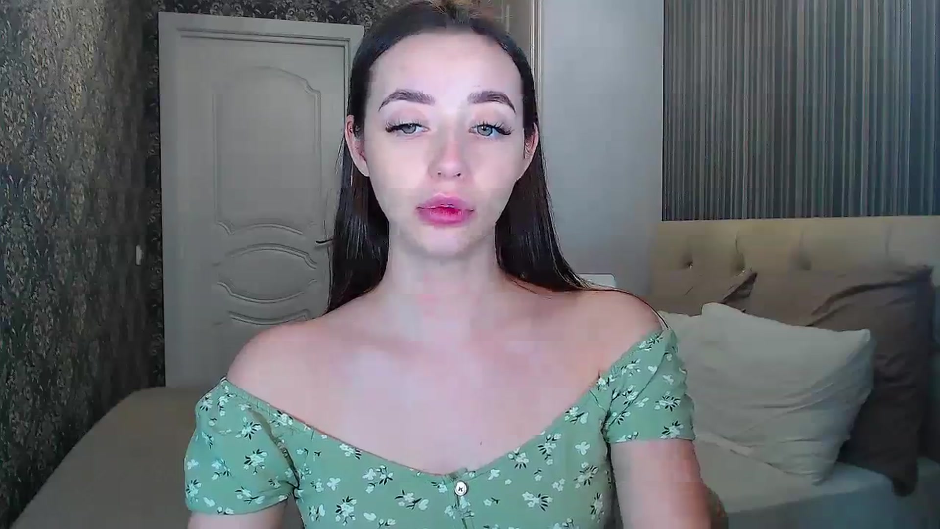 Gallery image thumbnail from EmeraldLilyyy's myfreecams stream on, 02/15/2024, 13:52 image 19 of 20
