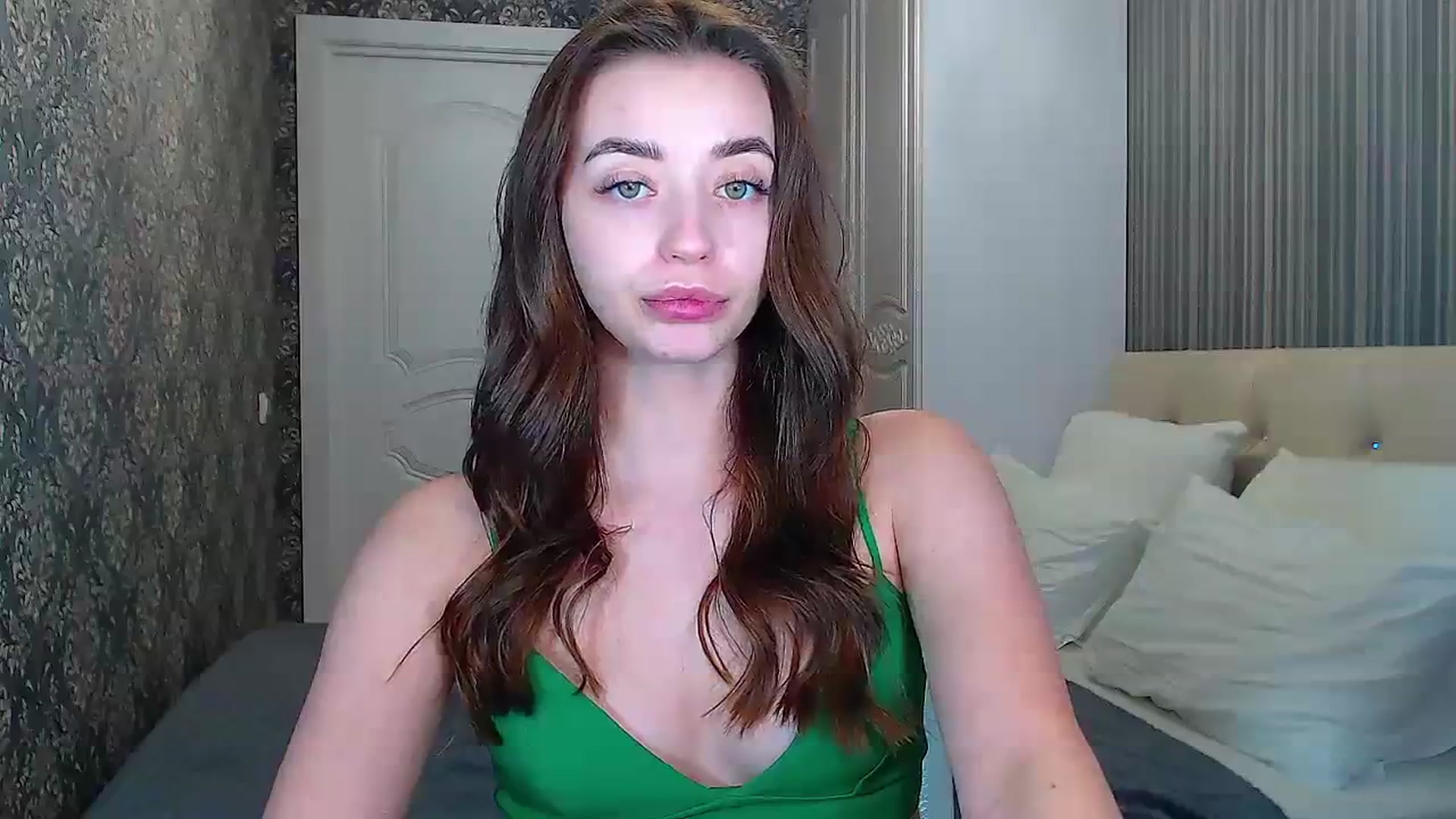 Gallery image thumbnail from EmeraldLilyyy's myfreecams stream on, 03/01/2024, 12:20 image 17 of 20