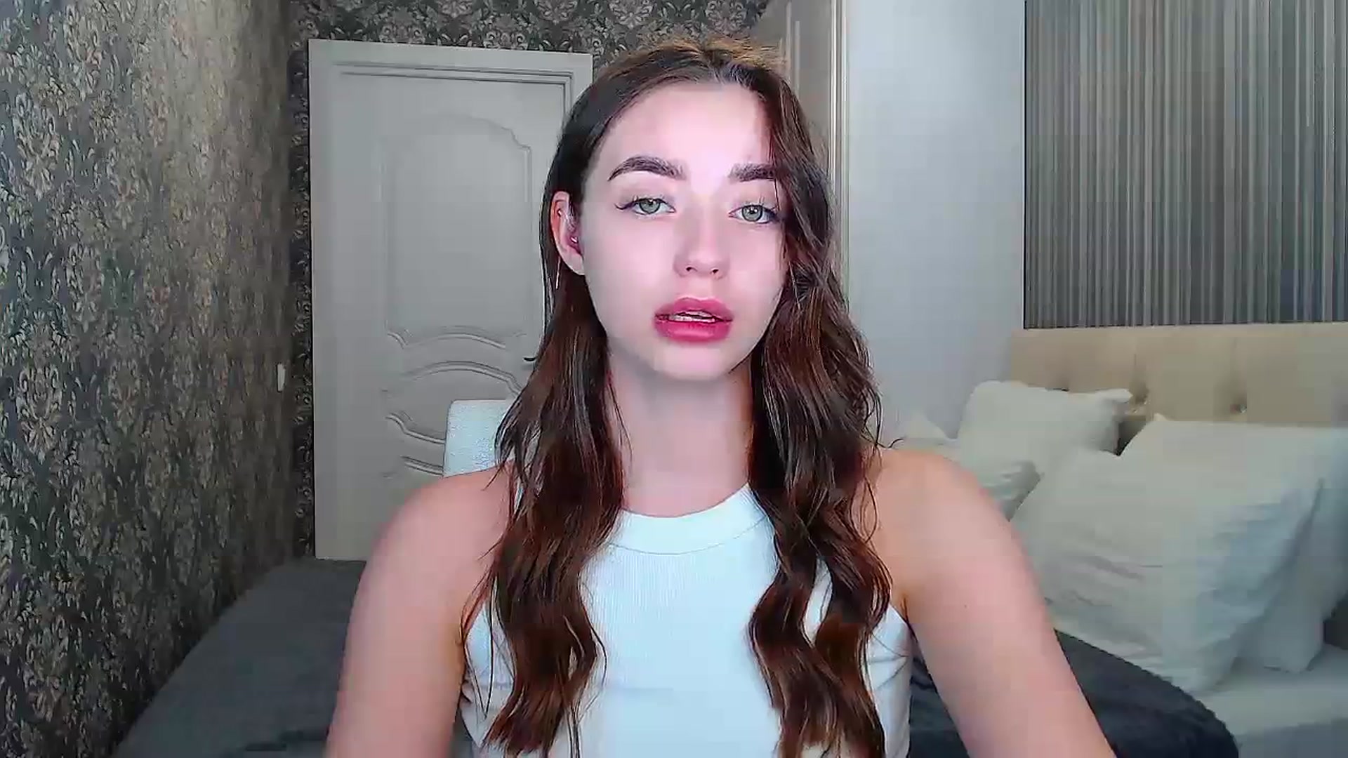 Gallery image thumbnail from EmeraldLilyyy's myfreecams stream on, 03/05/2024, 13:34 image 18 of 20