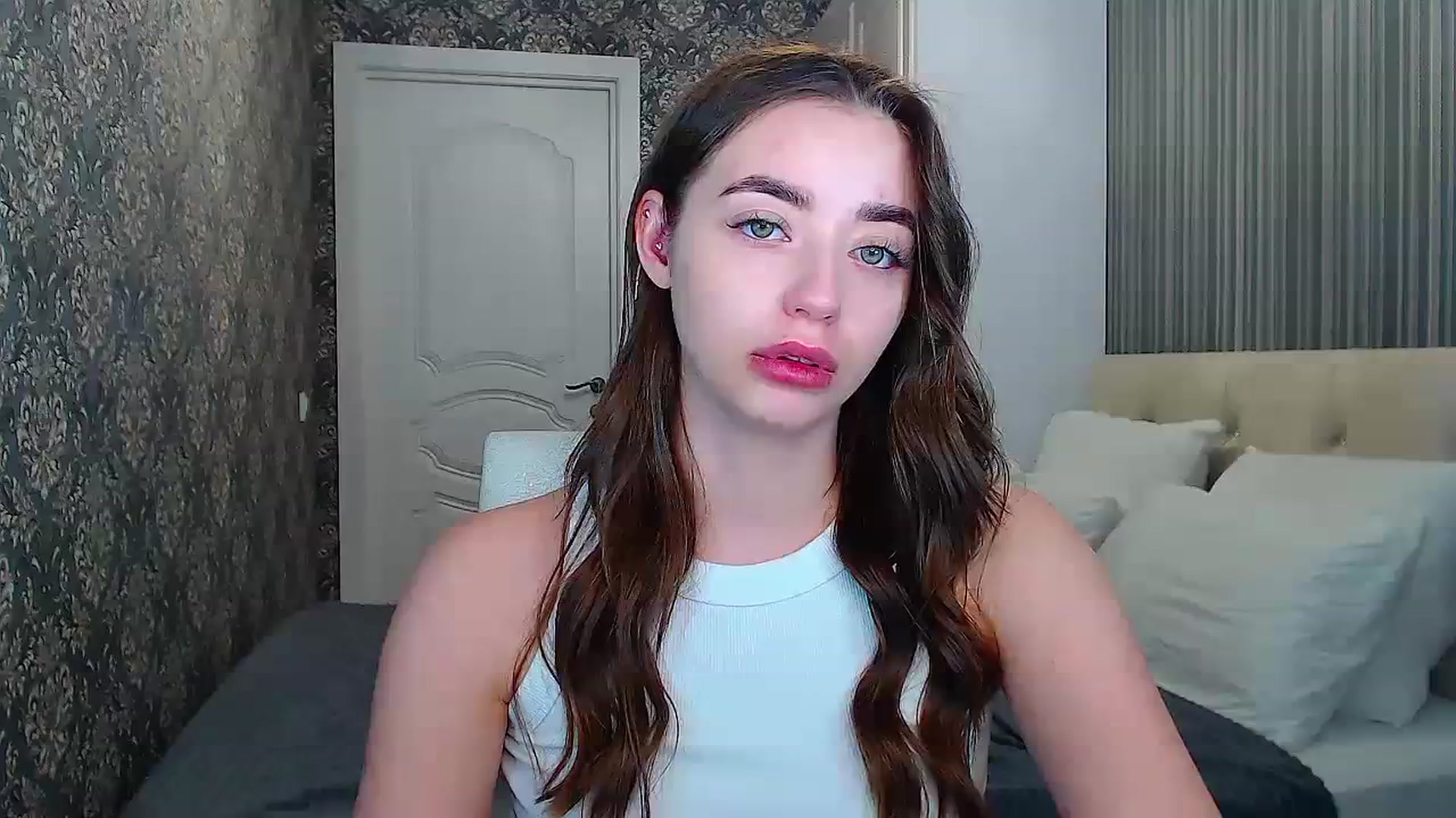 Gallery image thumbnail from EmeraldLilyyy's myfreecams stream on, 03/05/2024, 13:34 image 15 of 20