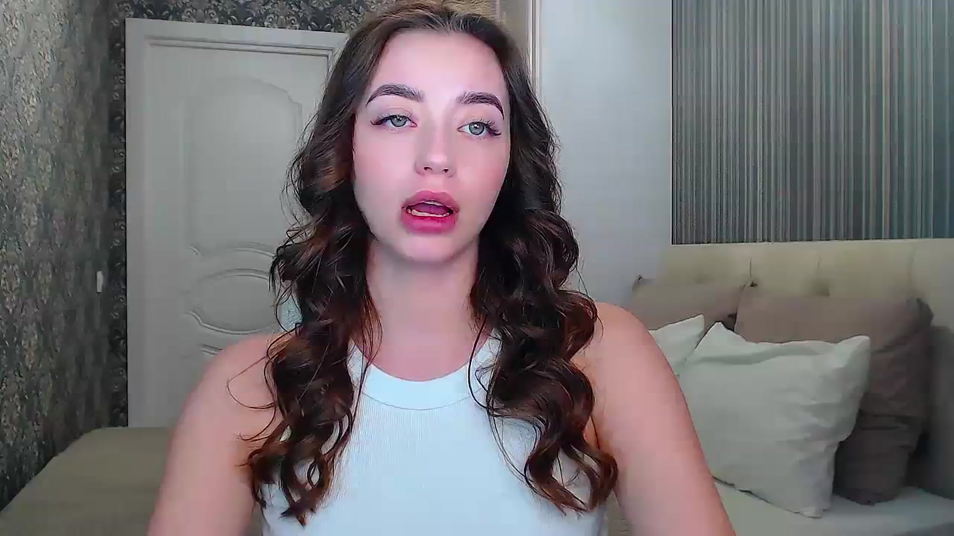 Gallery image thumbnail from EmeraldLilyyy's myfreecams stream on, 03/24/2024, 12:51 image 4 of 20