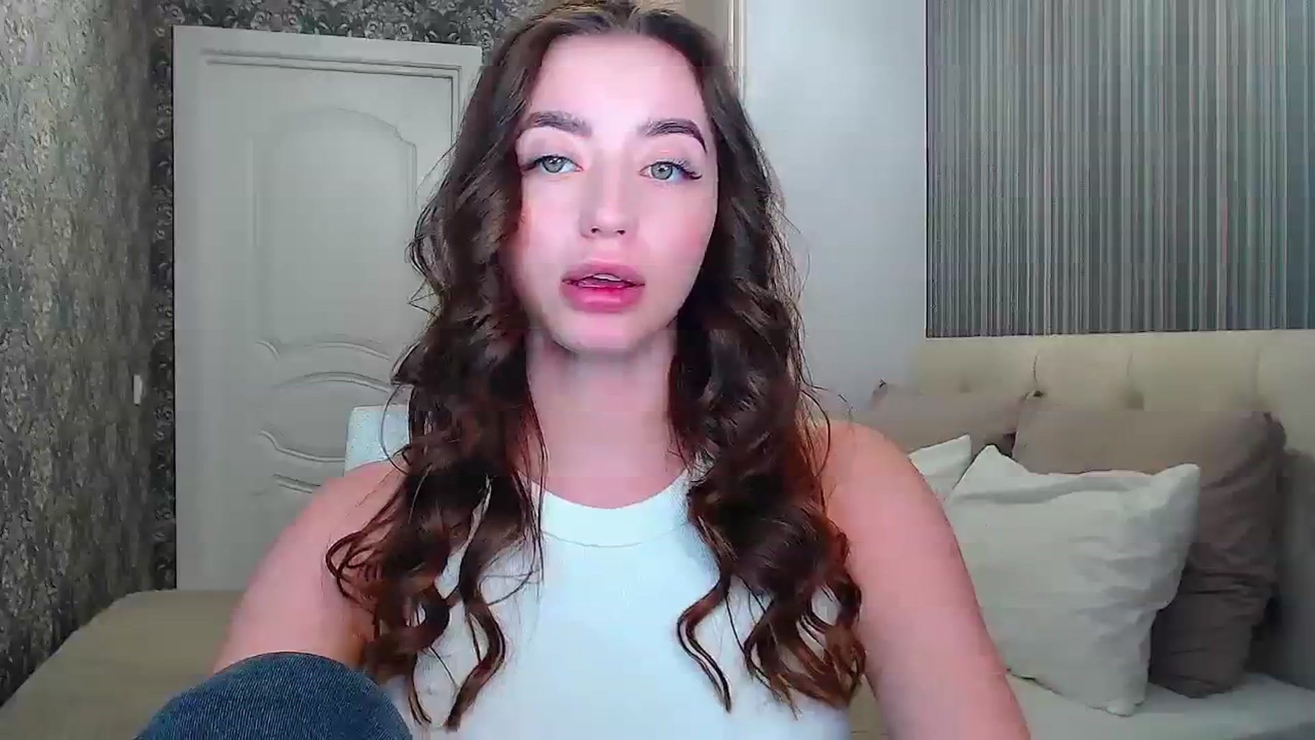 Gallery image thumbnail from EmeraldLilyyy's myfreecams stream on, 03/24/2024, 12:51 image 18 of 20