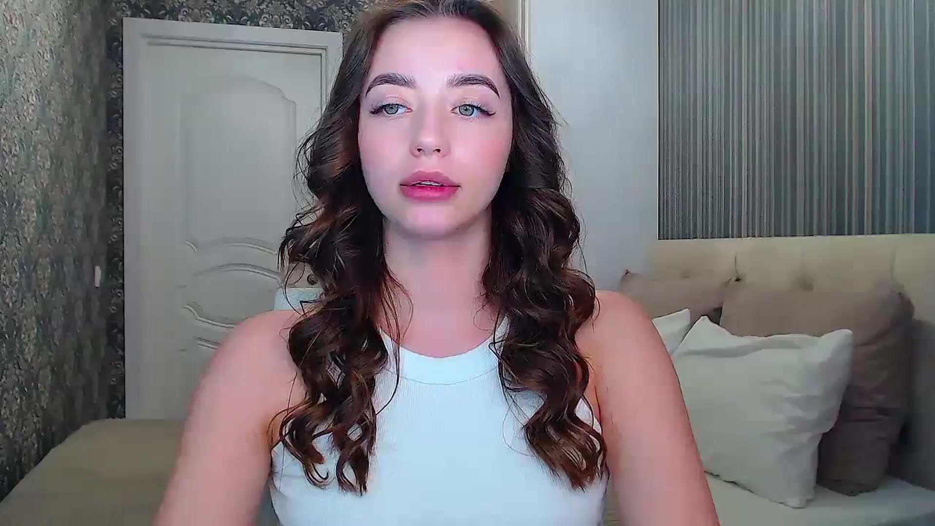 Gallery image thumbnail from EmeraldLilyyy's myfreecams stream on, 03/24/2024, 12:51 image 3 of 20
