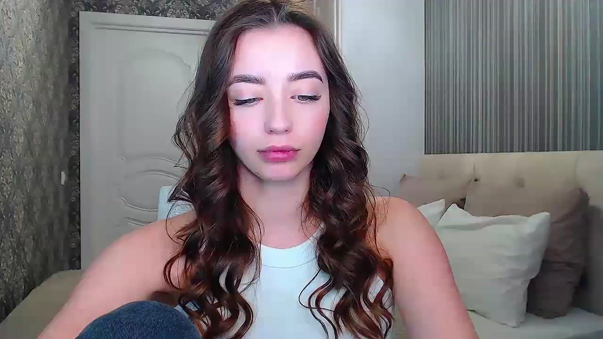 Gallery image thumbnail from EmeraldLilyyy's myfreecams stream on, 03/24/2024, 12:51 image 19 of 20