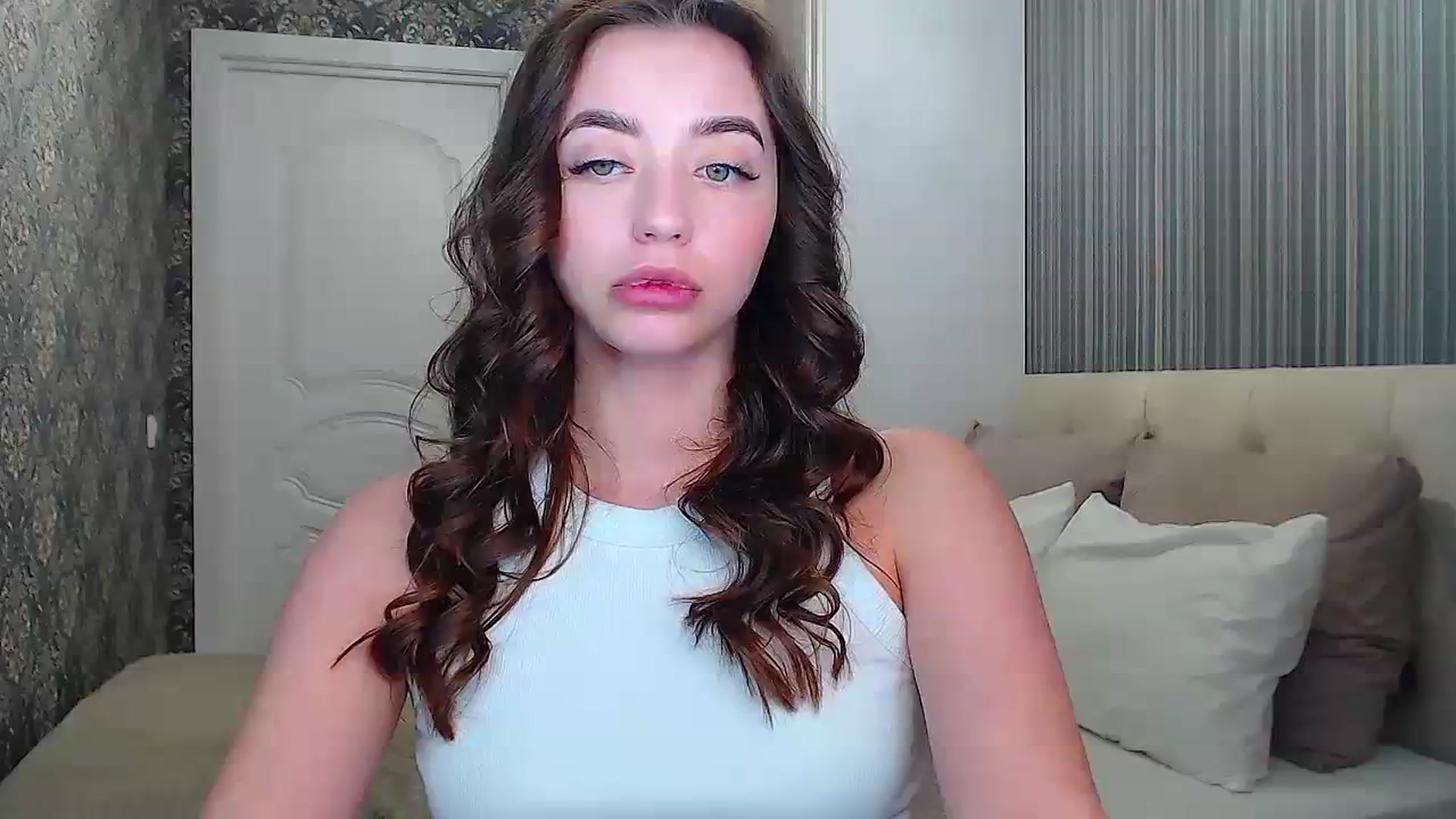 Gallery image thumbnail from EmeraldLilyyy's myfreecams stream on, 03/24/2024, 12:51 image 1 of 20