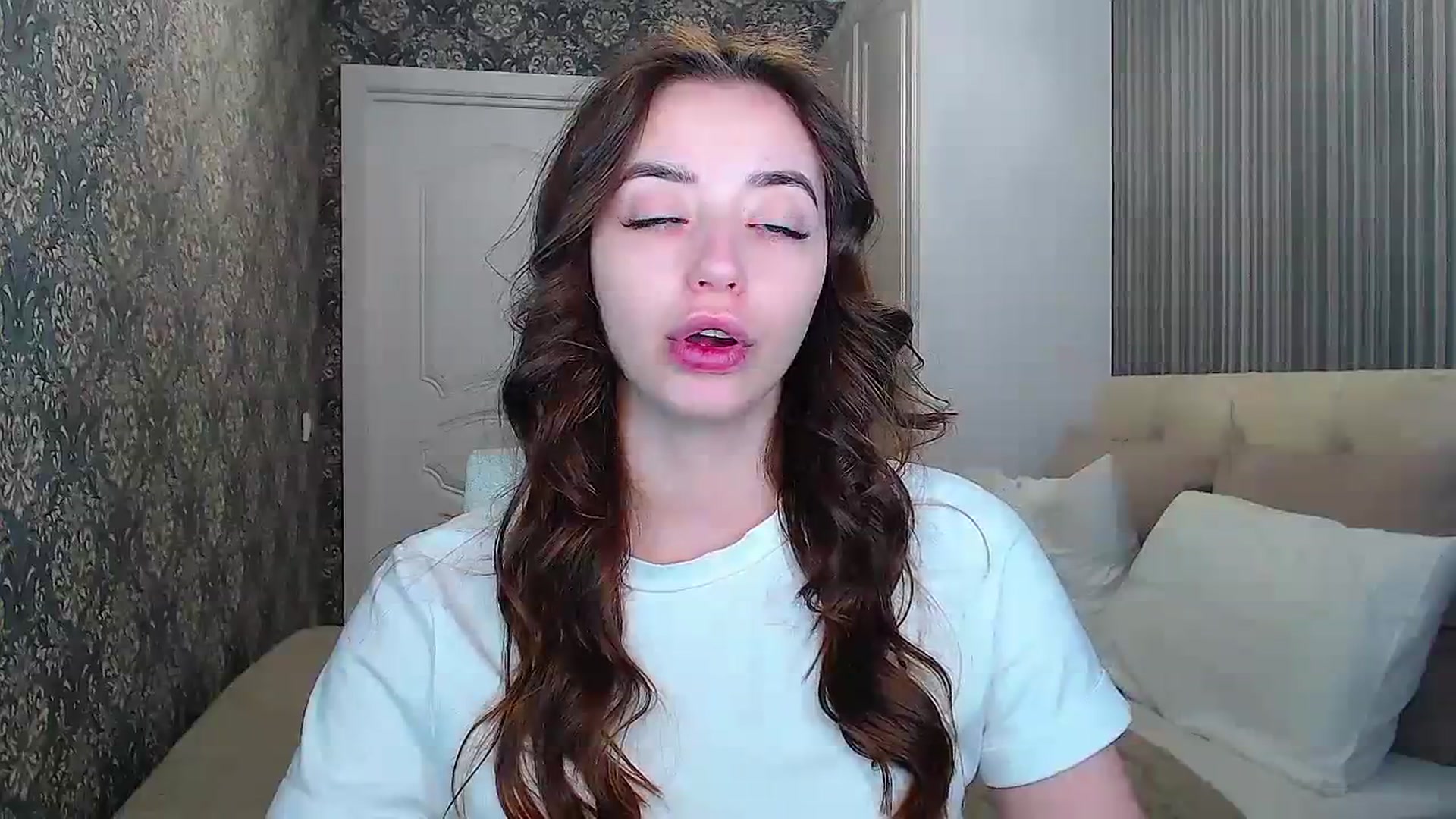 Gallery image thumbnail from EmeraldLilyyy's myfreecams stream on, 03/29/2024, 09:27 image 9 of 20