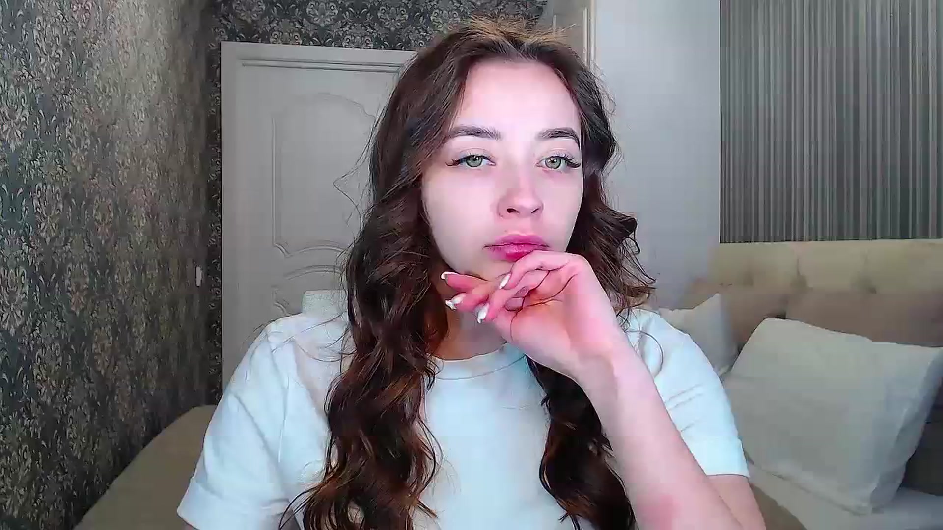 Gallery image thumbnail from EmeraldLilyyy's myfreecams stream on, 03/29/2024, 09:27 image 10 of 20