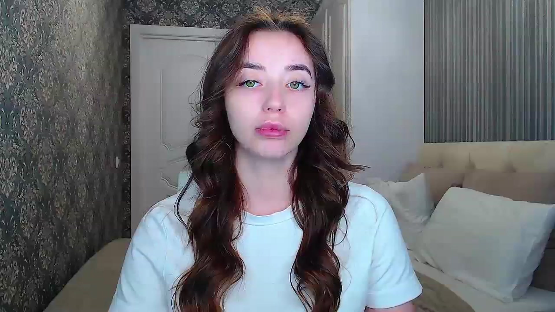 Gallery image thumbnail from EmeraldLilyyy's myfreecams stream on, 03/29/2024, 09:27 image 15 of 20