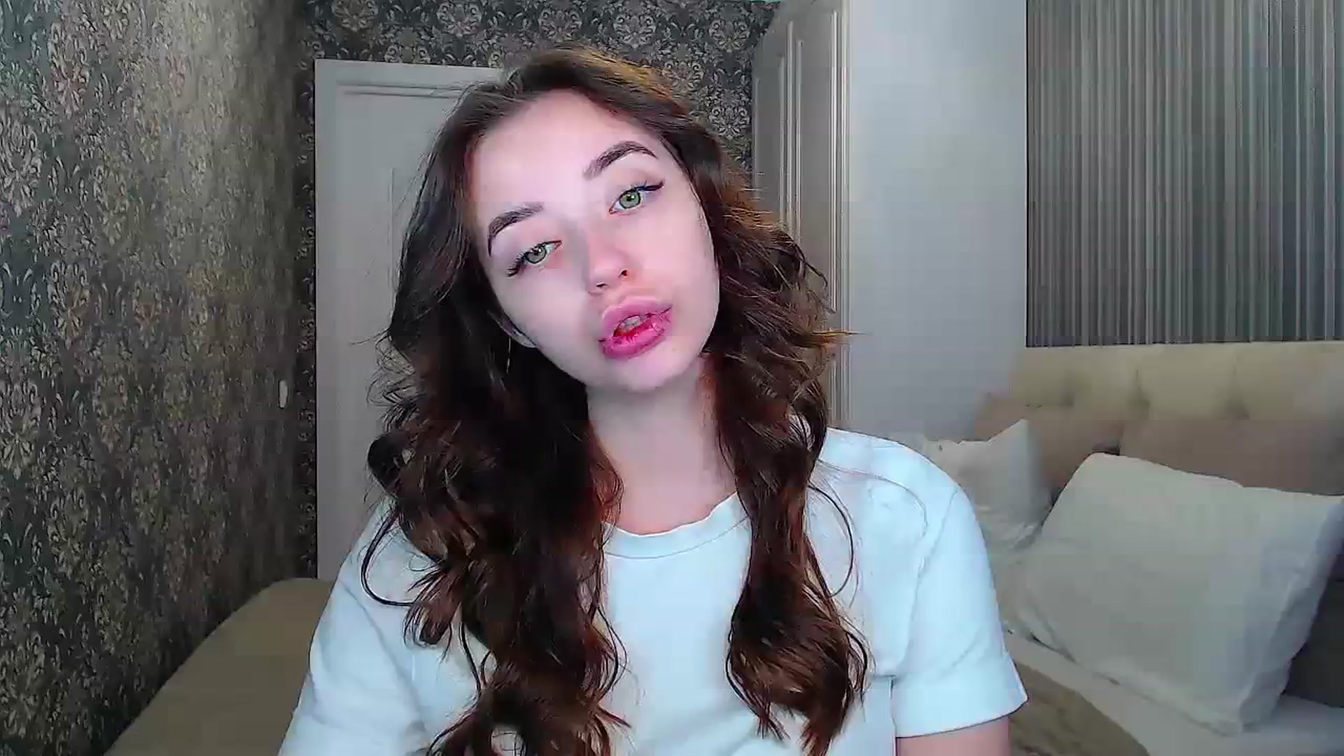 Gallery image thumbnail from EmeraldLilyyy's myfreecams stream on, 03/29/2024, 09:27 image 13 of 20