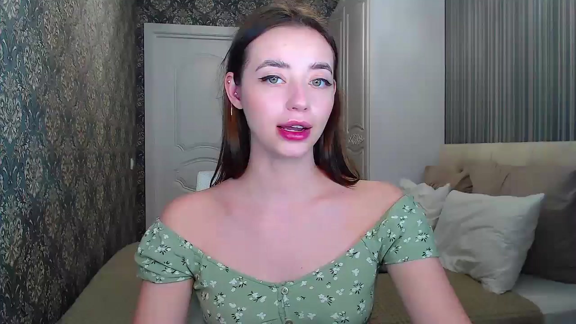 Gallery image thumbnail from EmeraldLilyyy's myfreecams stream on, 04/21/2024, 12:24 image 19 of 20