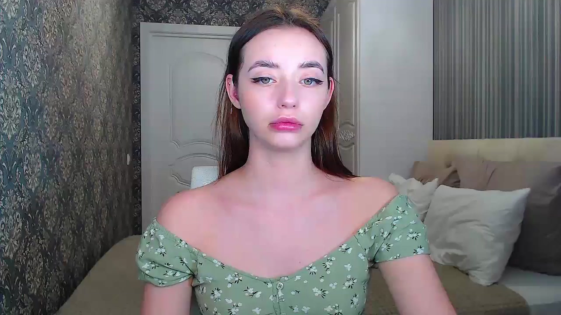 Gallery image thumbnail from EmeraldLilyyy's myfreecams stream on, 04/21/2024, 12:24 image 2 of 20