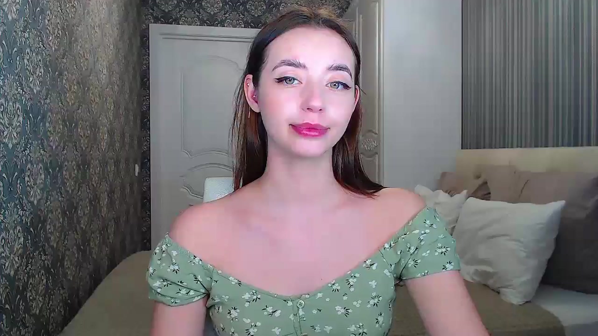 Gallery image thumbnail from EmeraldLilyyy's myfreecams stream on, 04/21/2024, 12:24 image 3 of 20