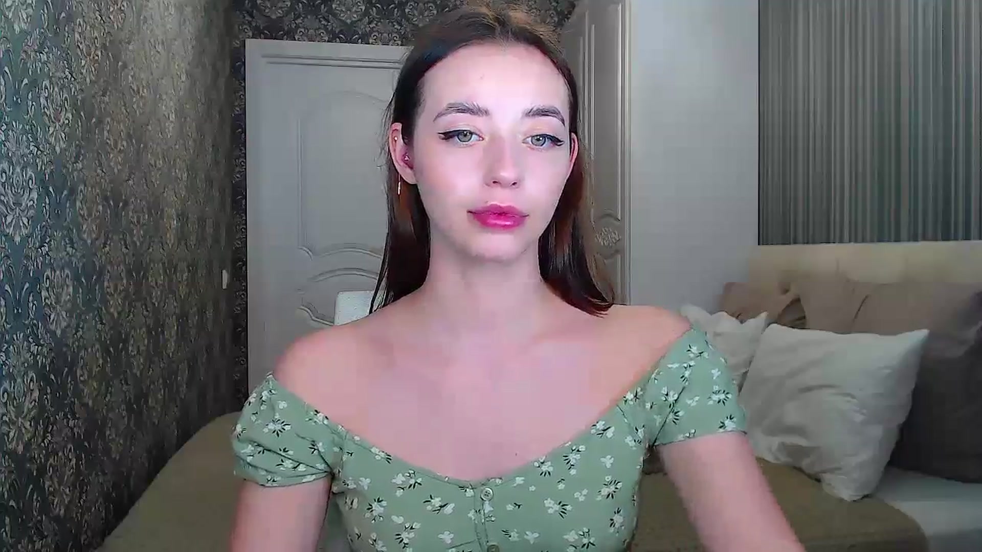 Gallery image thumbnail from EmeraldLilyyy's myfreecams stream on, 04/21/2024, 12:24 image 16 of 20