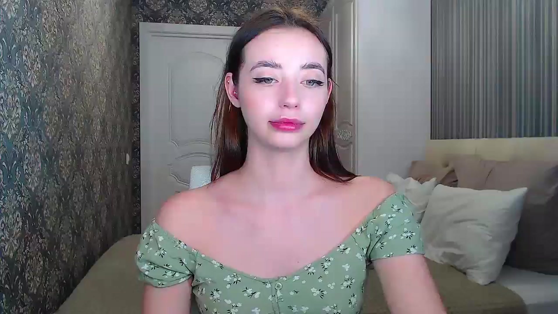 Gallery image thumbnail from EmeraldLilyyy's myfreecams stream on, 04/21/2024, 12:24 image 5 of 20