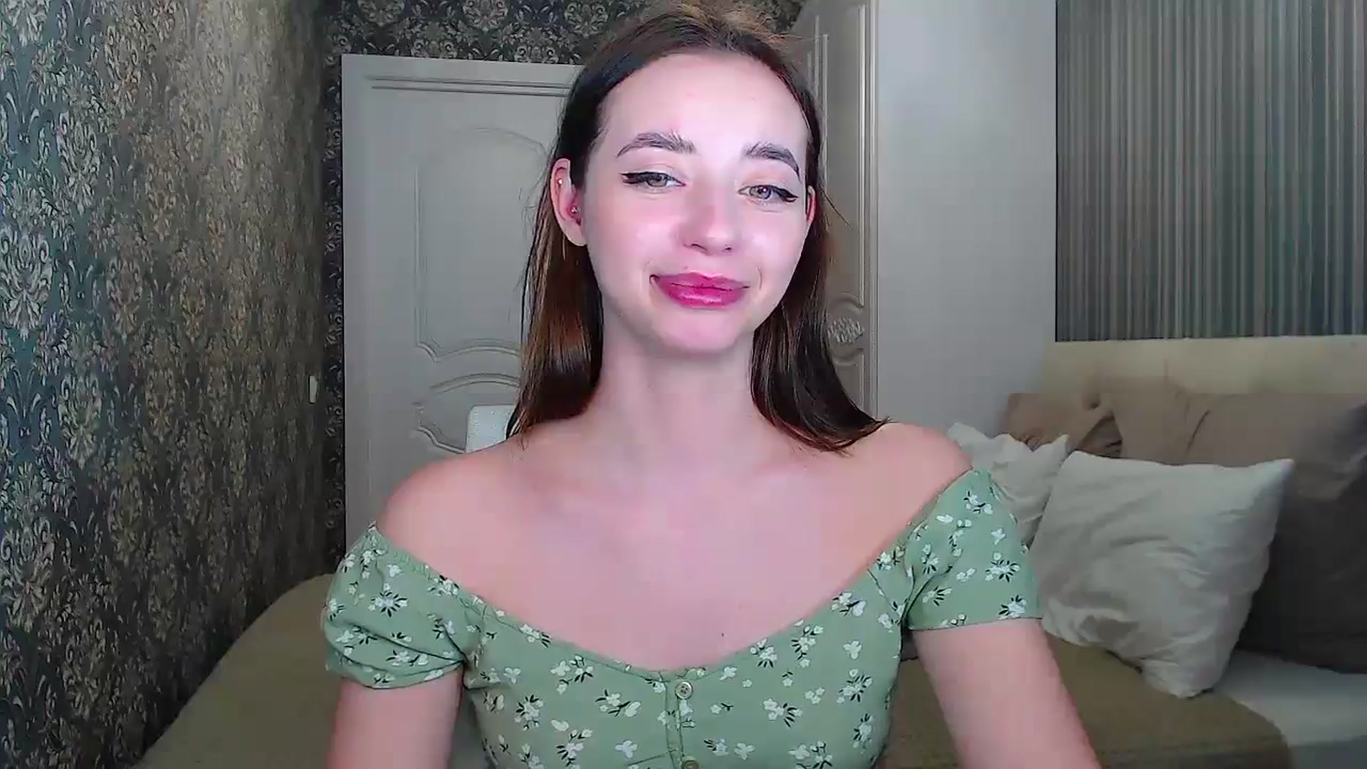 Gallery image thumbnail from EmeraldLilyyy's myfreecams stream on, 04/21/2024, 12:24 image 9 of 20