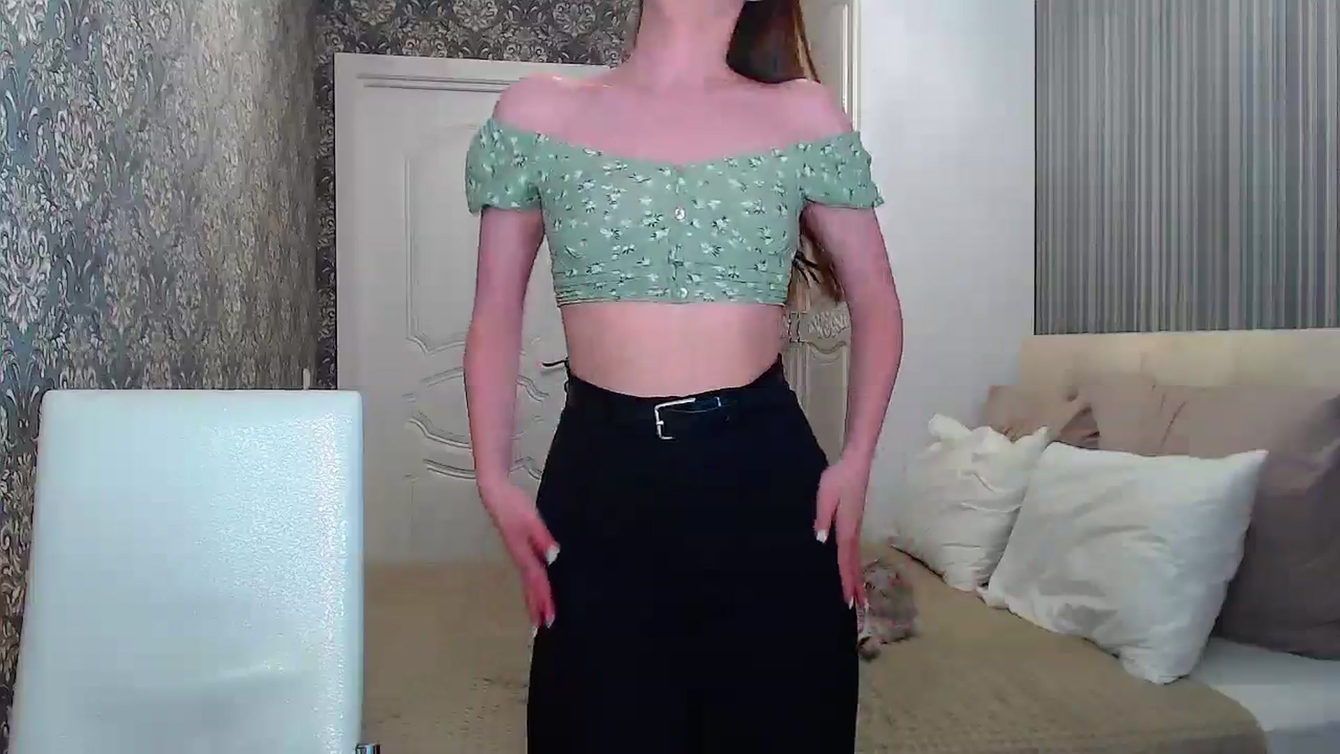 Gallery image thumbnail from EmeraldLilyyy's myfreecams stream on, 04/21/2024, 13:40 image 4 of 20