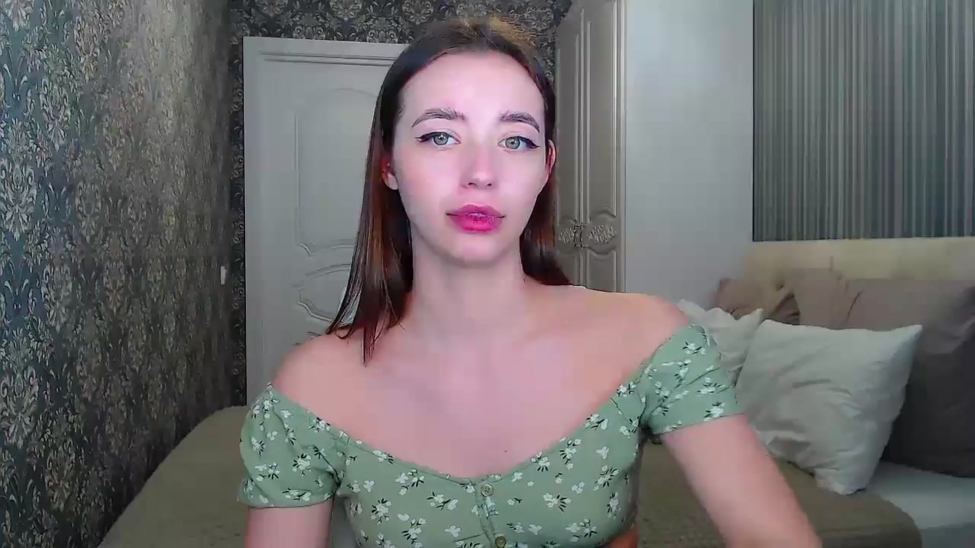 Gallery image thumbnail from EmeraldLilyyy's myfreecams stream on, 04/21/2024, 13:40 image 19 of 20