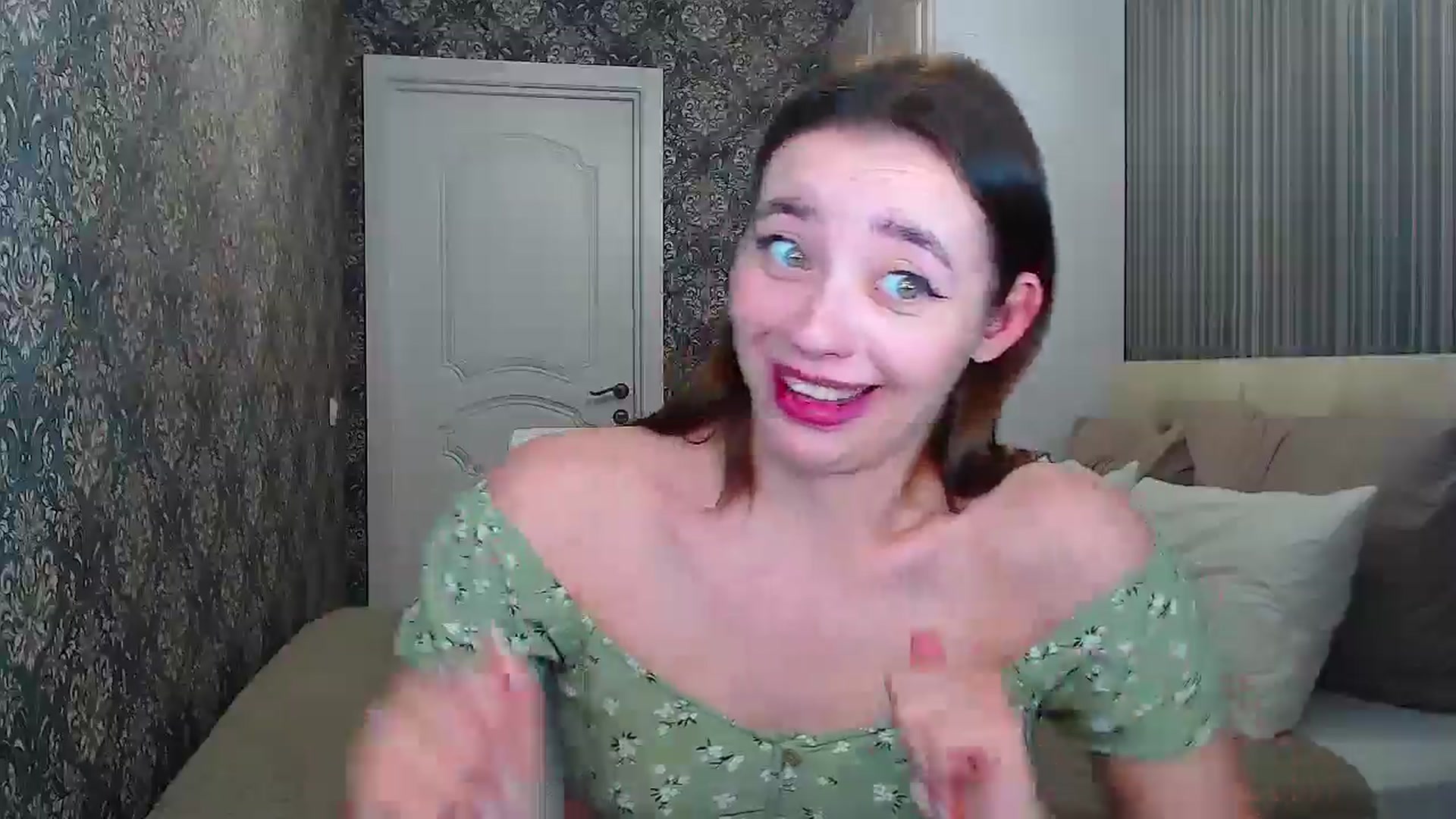 Gallery image thumbnail from EmeraldLilyyy's myfreecams stream on, 04/21/2024, 13:40 image 18 of 20