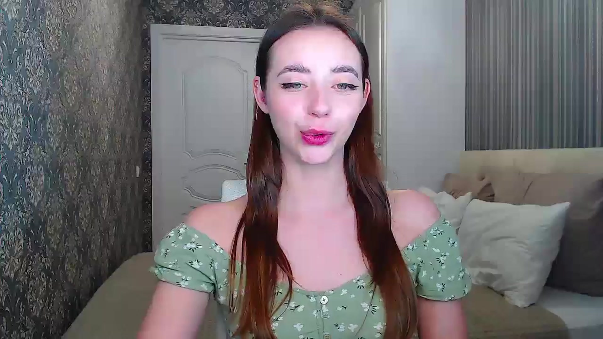 Gallery image thumbnail from EmeraldLilyyy's myfreecams stream on, 04/21/2024, 13:40 image 3 of 20