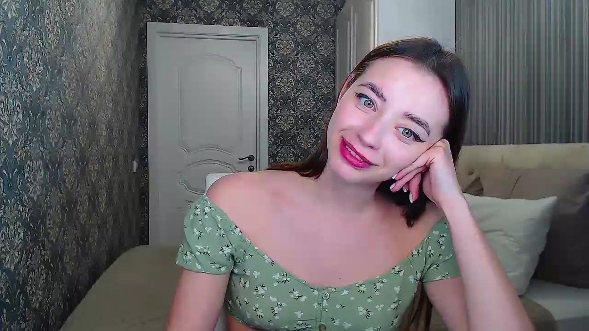 Gallery image thumbnail from EmeraldLilyyy's myfreecams stream on, 04/21/2024, 13:40 image 16 of 20
