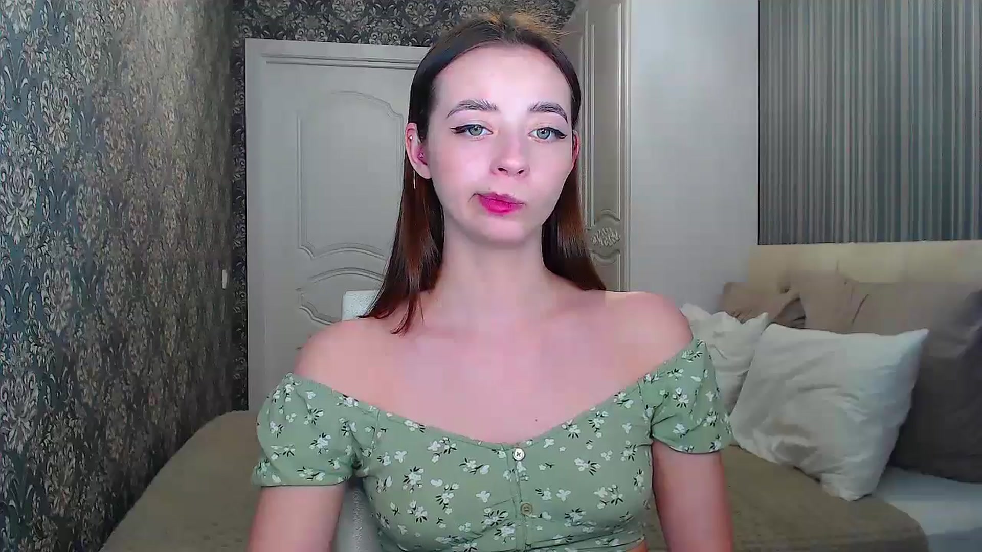 Gallery image thumbnail from EmeraldLilyyy's myfreecams stream on, 04/21/2024, 13:40 image 8 of 20