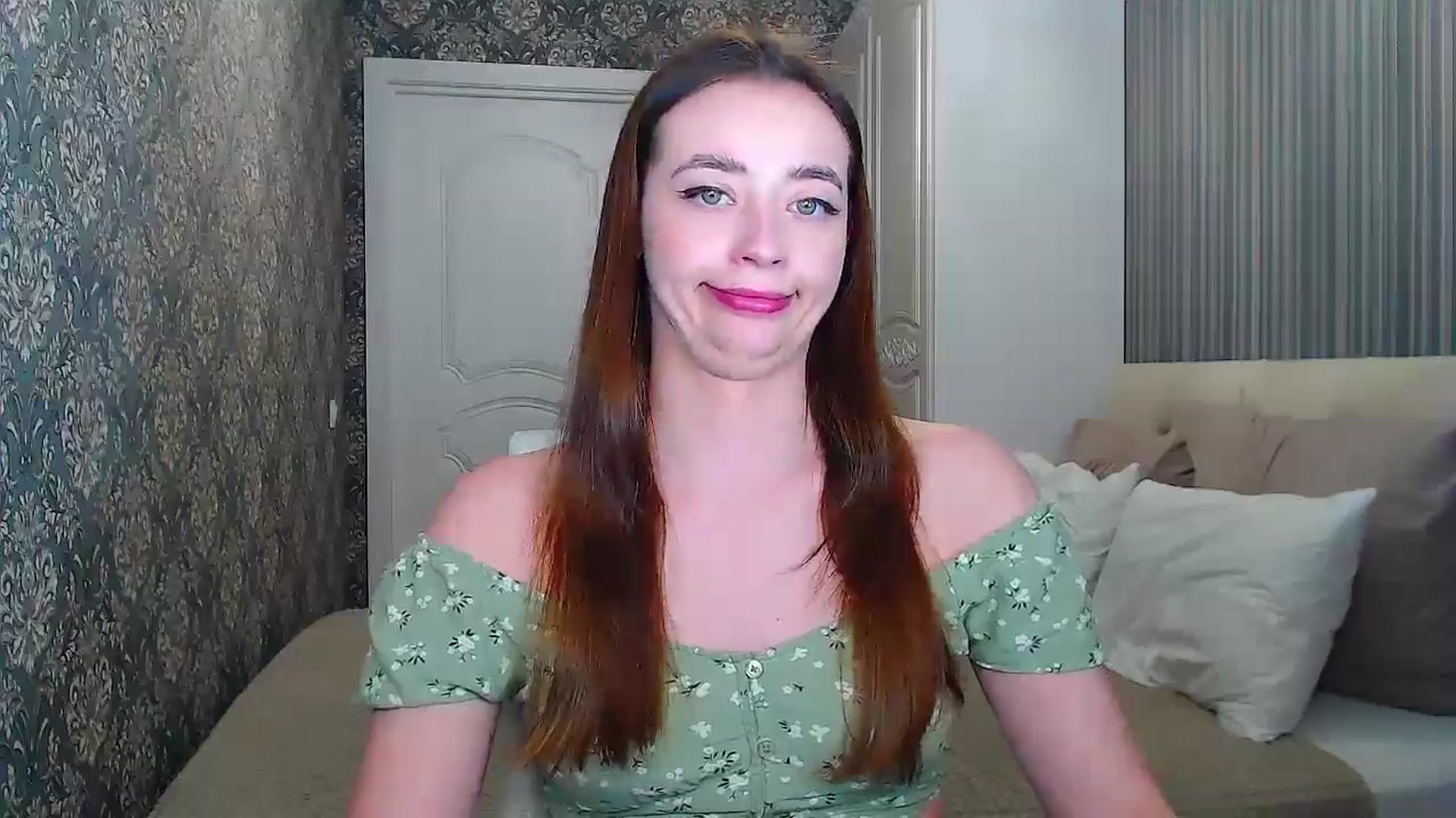Gallery image thumbnail from EmeraldLilyyy's myfreecams stream on, 04/21/2024, 13:40 image 6 of 20