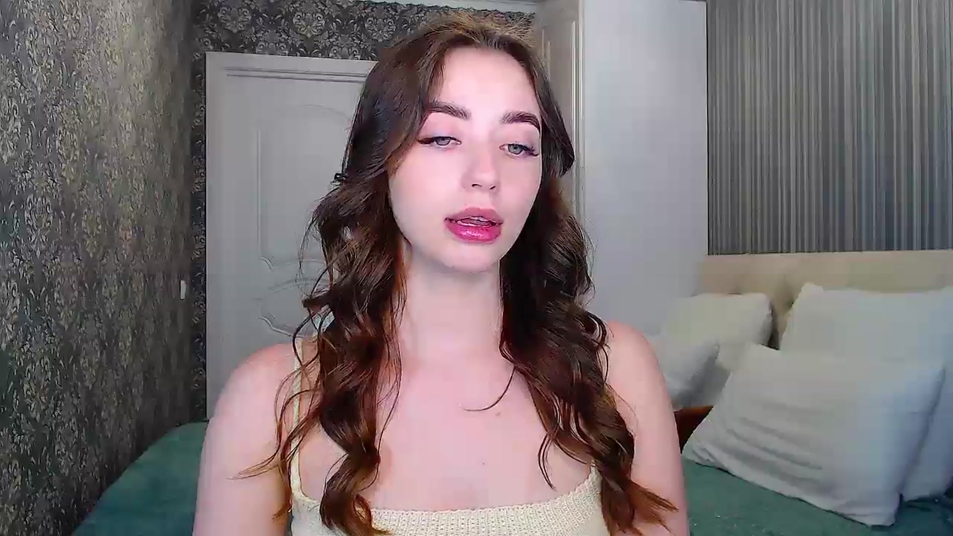 Gallery image thumbnail from EmeraldLilyyy's myfreecams stream on, 05/11/2024, 11:26 image 9 of 20