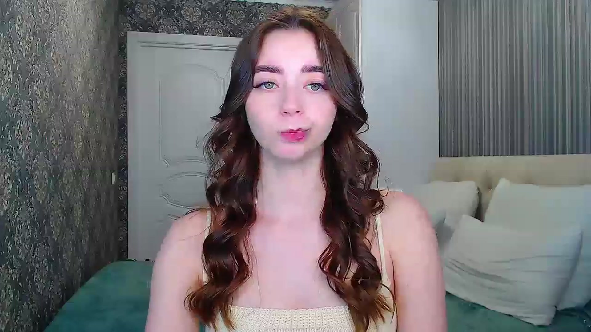Gallery image thumbnail from EmeraldLilyyy's myfreecams stream on, 05/11/2024, 13:07 image 16 of 20