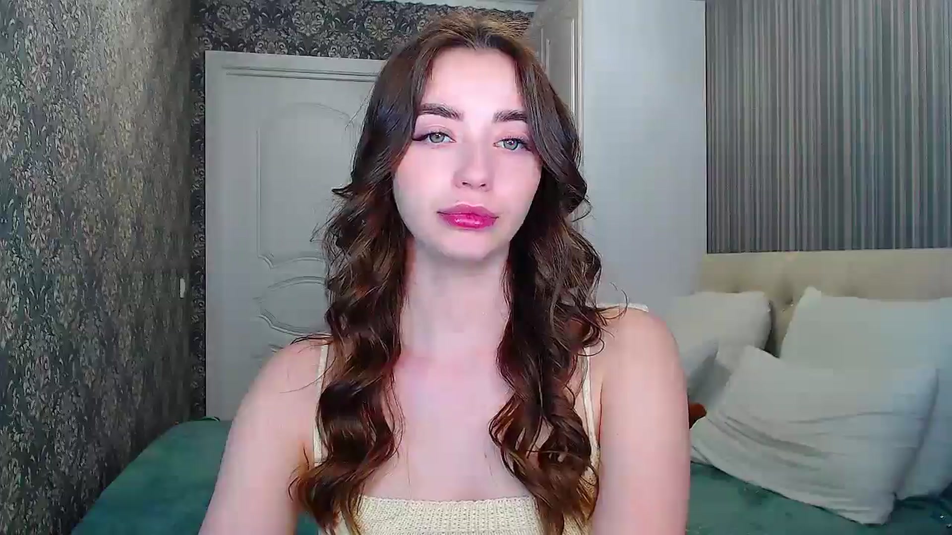 Gallery image thumbnail from EmeraldLilyyy's myfreecams stream on, 05/11/2024, 13:07 image 17 of 20