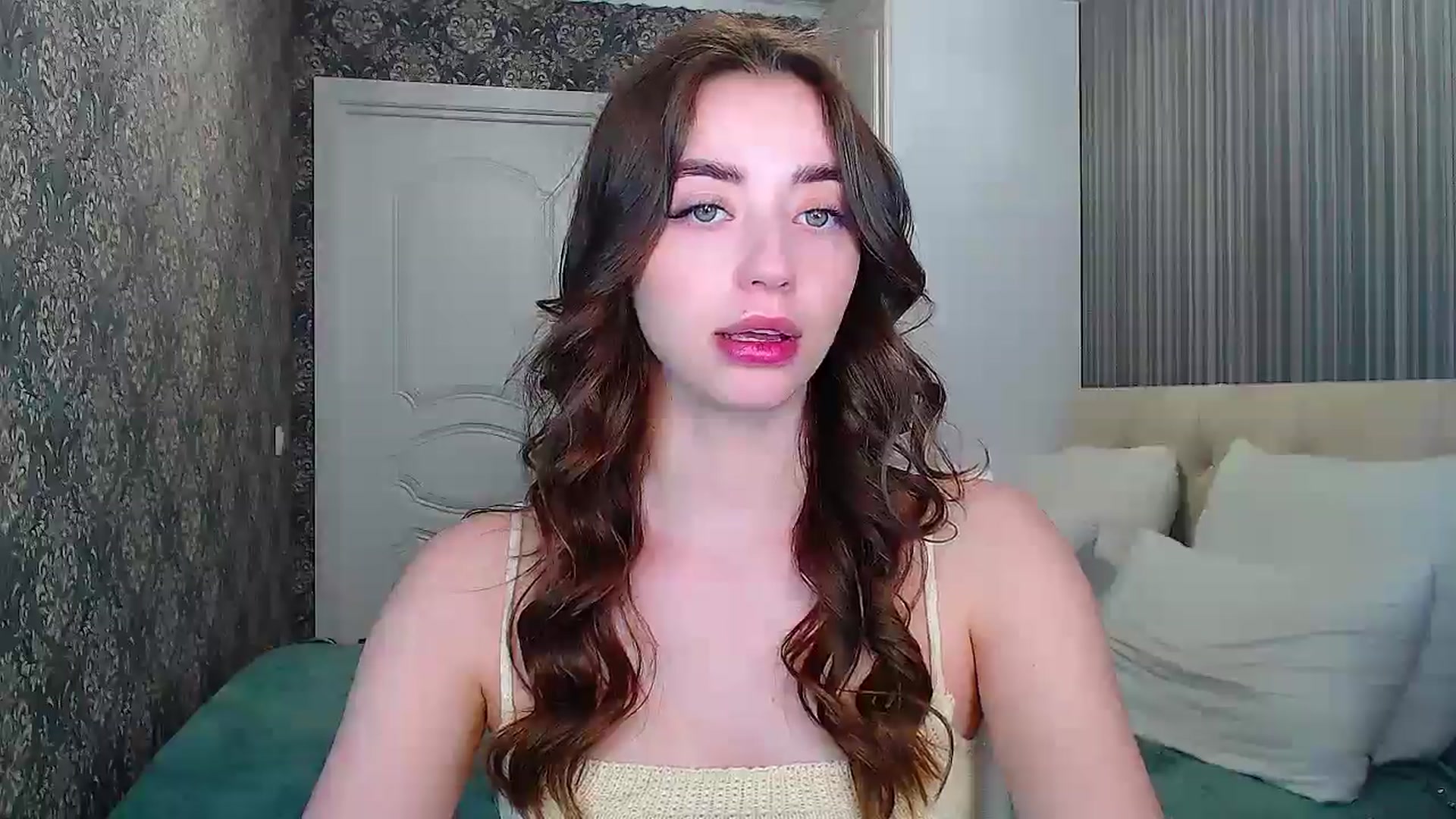 Gallery image thumbnail from EmeraldLilyyy's myfreecams stream on, 05/11/2024, 13:07 image 18 of 20
