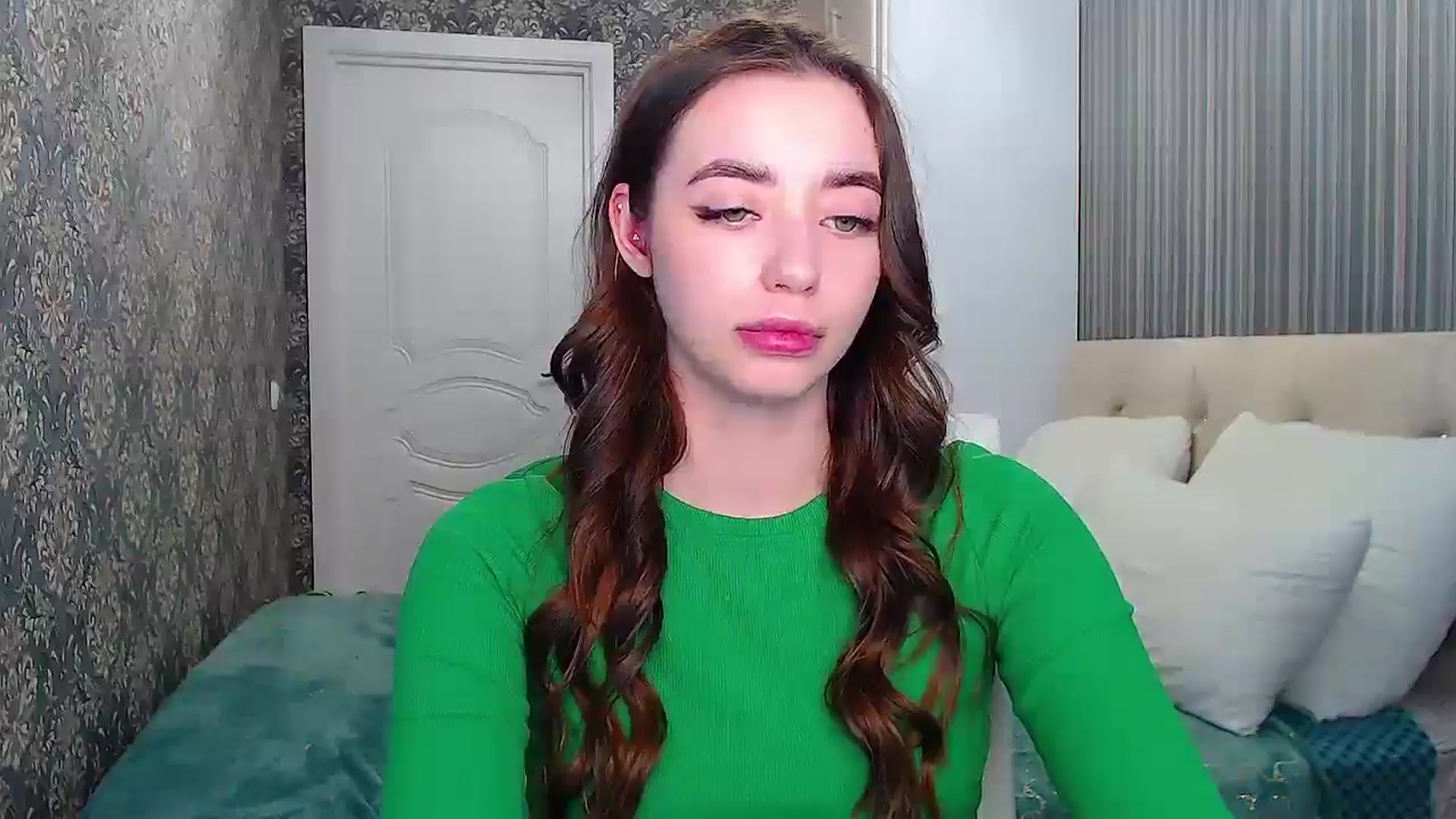 Gallery image thumbnail from EmeraldLilyyy's myfreecams stream on, 05/12/2024, 16:21 image 19 of 20