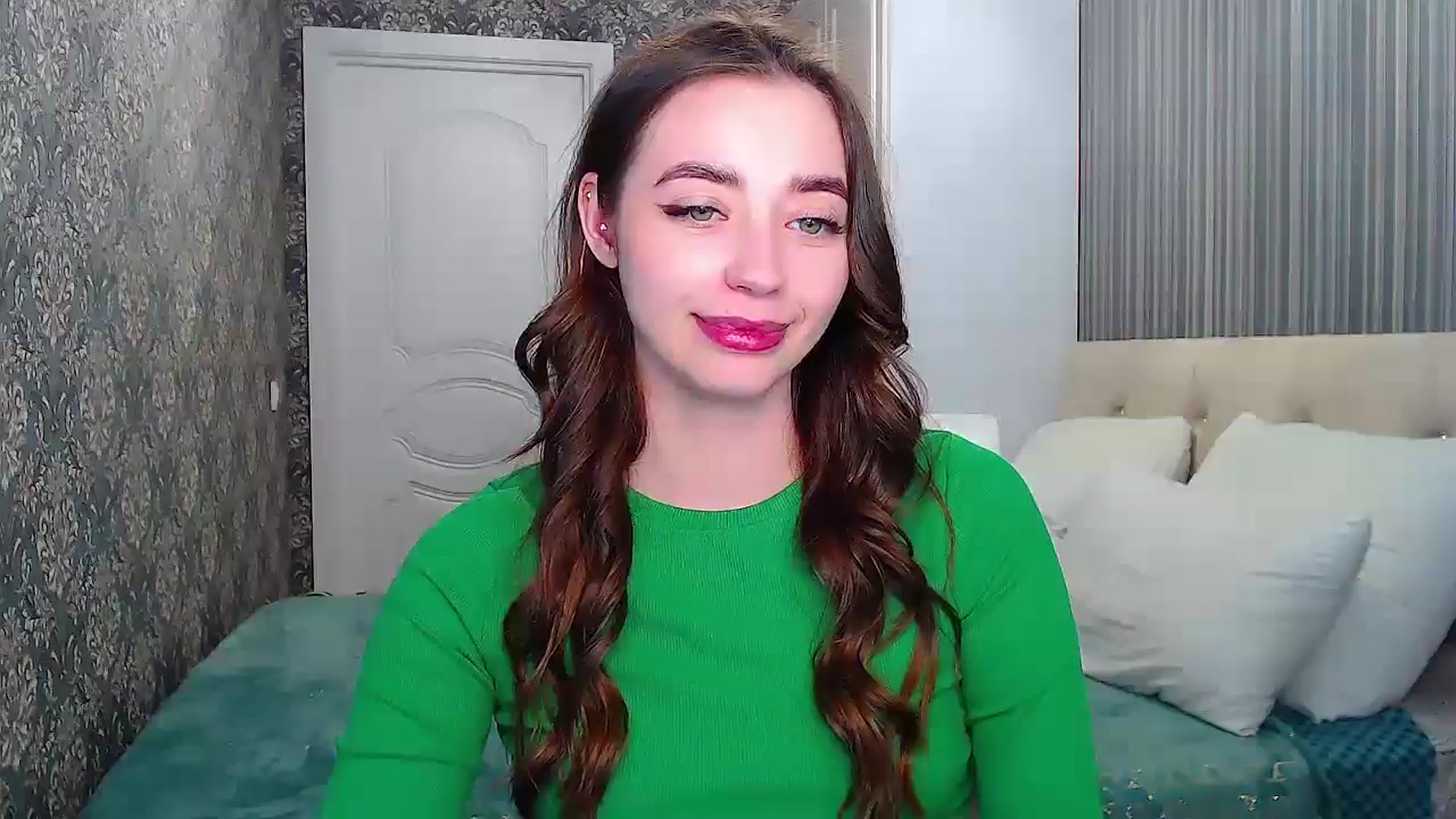 Gallery image thumbnail from EmeraldLilyyy's myfreecams stream on, 05/12/2024, 16:21 image 7 of 20