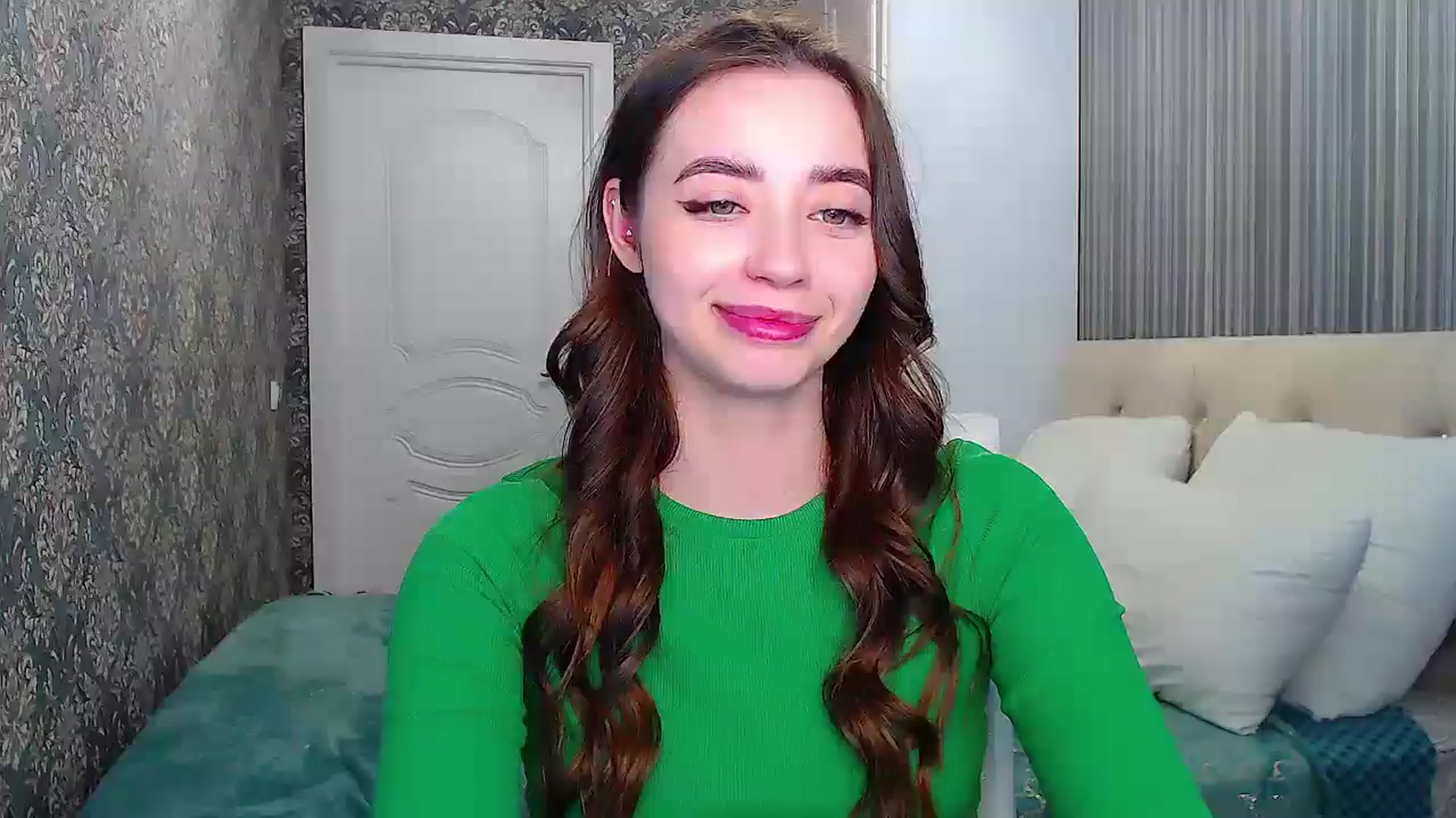 Gallery image thumbnail from EmeraldLilyyy's myfreecams stream on, 05/12/2024, 16:21 image 13 of 20