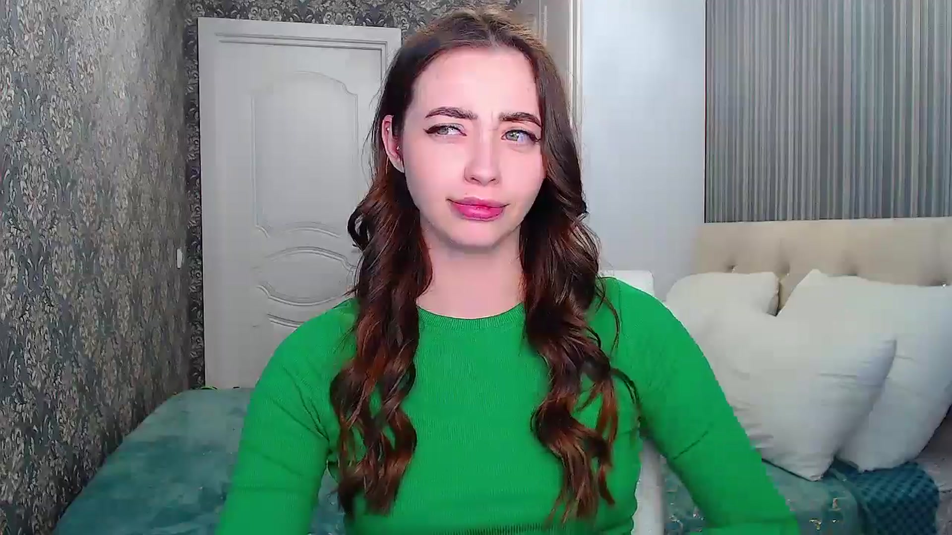Gallery image thumbnail from EmeraldLilyyy's myfreecams stream on, 05/12/2024, 16:21 image 18 of 20